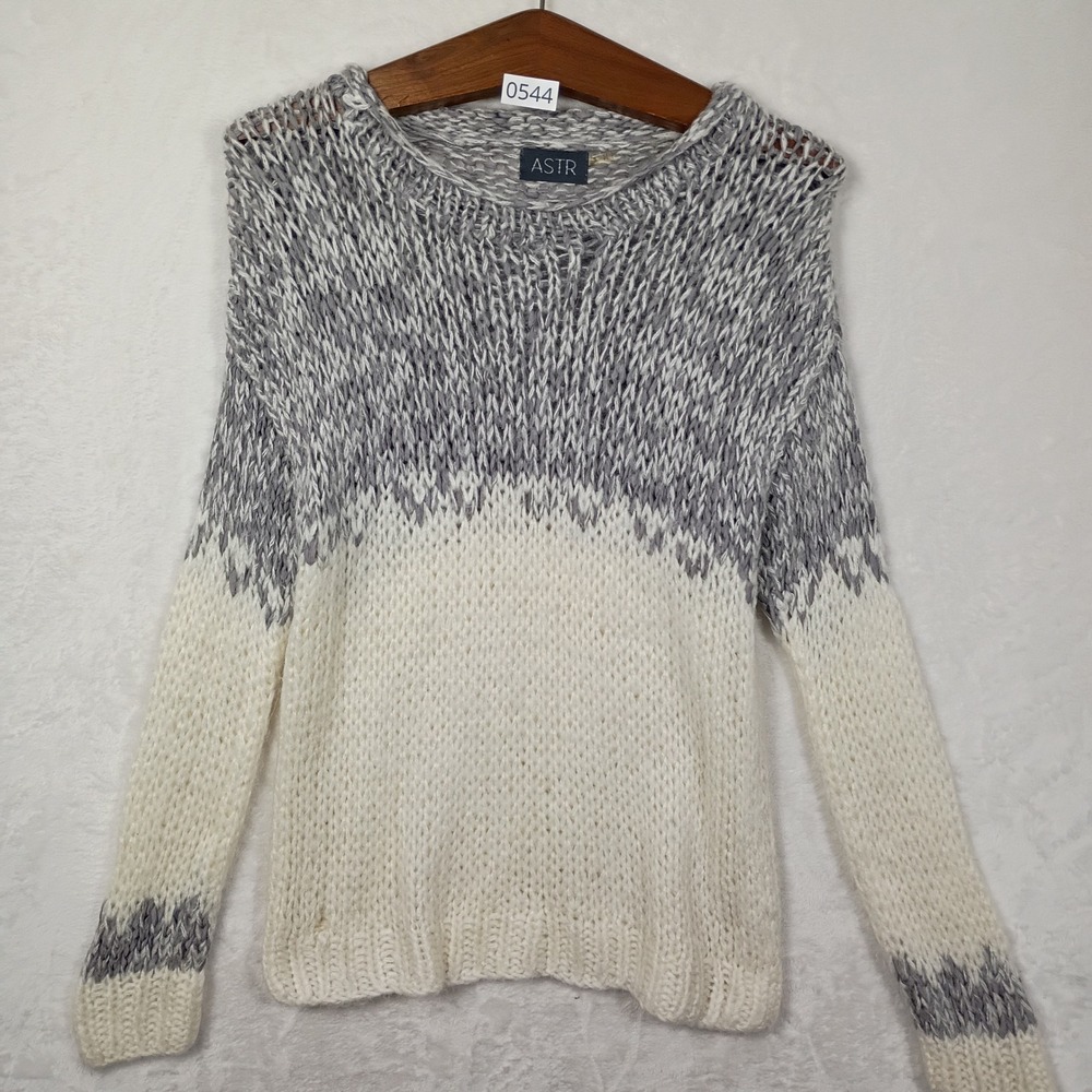 ASTR Sweater Womens Small Grey White Chunky Knit Ombre Boho fairisle faye Cozy